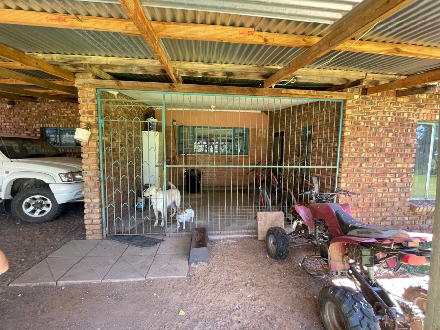 6 Bedroom Property for Sale in Bloemhof Rural North West